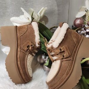 NIB UGG Classic New Heights Genuine Shearling Lace-Up Bootie Boots women’s 7